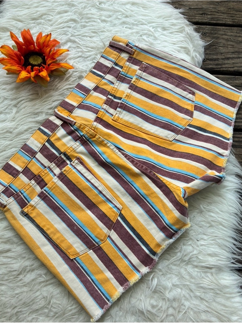 🌺Frame Denim Multicolor Striped High-Rise Jean cut off shorts 🌺 size 32 - Picture 4 of 8